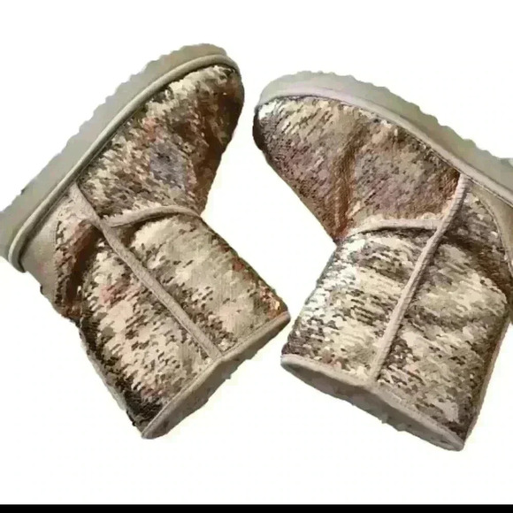 Ugg Womens Rose GoldClassic Boots Classic Short Sequin Boot 8 - Picture 8 of 16